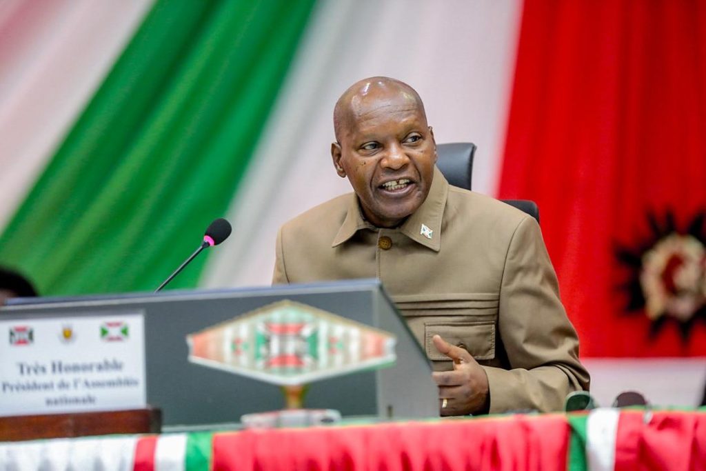 « Le carburant est caché dans des maisons » — Daniel Gélase Ndabirabe, président de l’Assemblée nationale